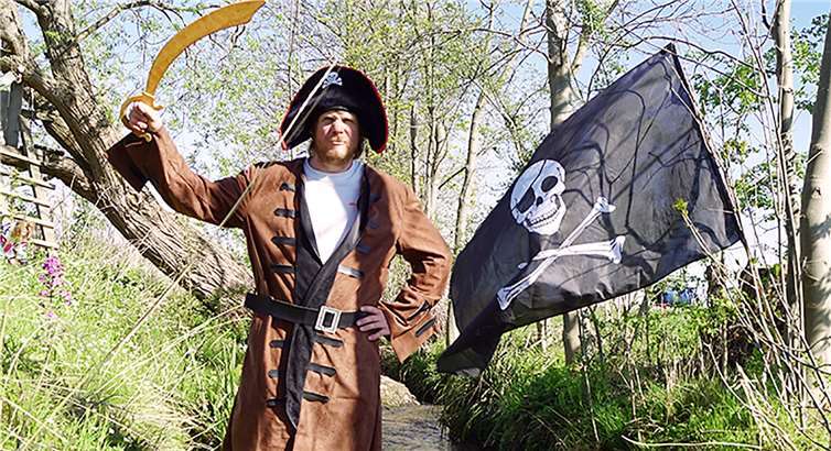 Um auf die Schatzsuche aufmerksam zu machen lässt sich das Team einiges einfallen!