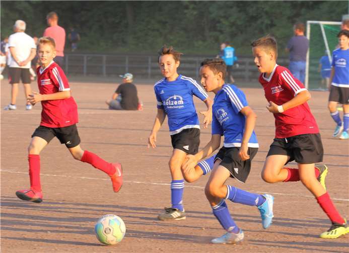 Um den Ball liefen Elias Holzem, Younis Choucair, Malte Pies (v.l.).Foto: SG Landskrone