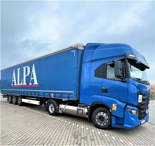 Um den Fuhrpark des Speditionsunternehmens zu modernisieren, setzt die WEIG-Gruppe auf gasbetriebene Lkws. Foto: privat