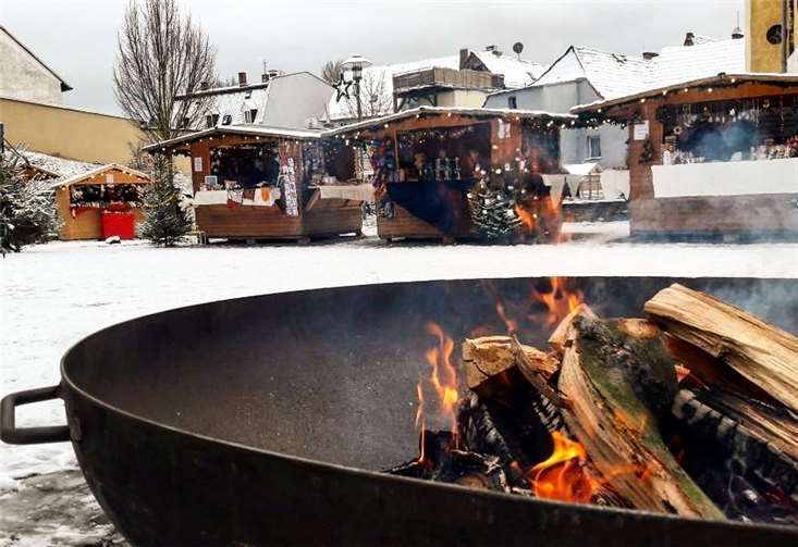 Um der großen Nachfrage der Aussteller zu entsprechen, werden die Holzhütten in diesem Jahr noch durch Pagodenzelte ergänzt. Fotos: Stadt Höhr-Grenzhausen