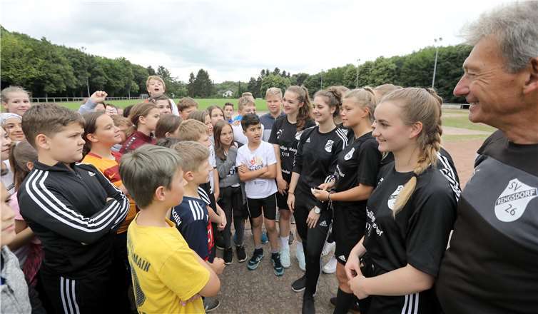 Um die Nachwuchsarbeit auf noch breitere Füße zu stellen, kooperiert der SV Rengsdorf nun mit der Carmen-Sylva-Schule Realschule Plus Niederbieber. Foto: privat