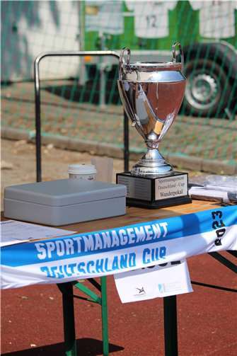 Um diesen Pokal ging es.  Foto: Dana Alicata