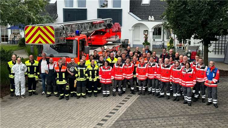 Um für den Ernstfall gewappnet zu sein, absolvierten der der DRK-Ortsverein Niederzissen und die Feuerwehr Niederzissen eine gemeinsame Übung.  Foto:Detlef Wittke / Feuerwehr Niederzissen