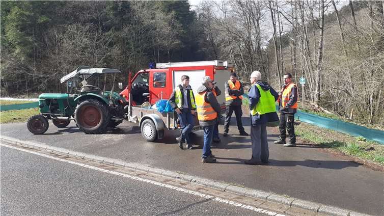 Um halb neun trafen sich 20 Freiwillige, die in einzelne Gruppen aufgeteilt wurden.  Foto: privat