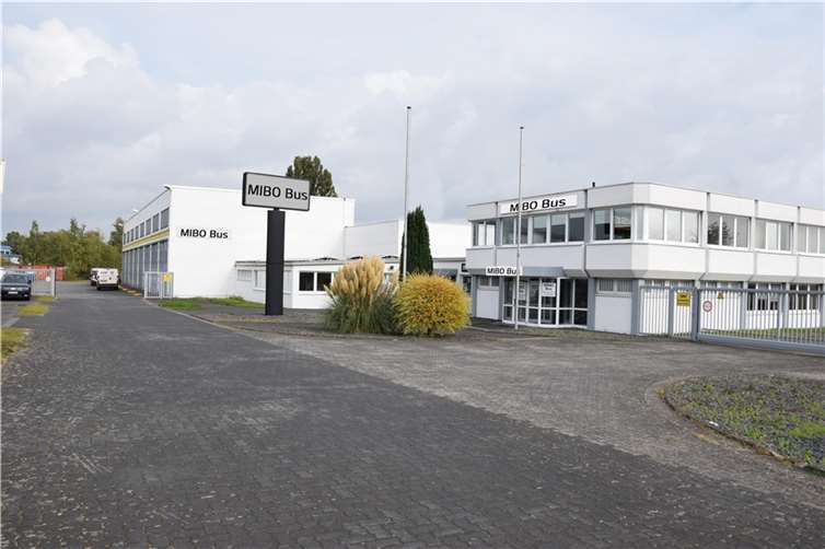 Um im Dezember in der Region durchzustarten hat MIBO-Bus GmbH ein rund 12.000 Quadratmeter Grundstück , inklusive Büroräume, Werkstatt und Hallen in Andernach gekauft.Fotos: UBU