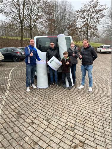 Um möglichen Unterstützern das System Mr. Snowloipe vorstellen zu können, ließ es sich der 1. Vorsitzende des SRC Heimbach-Weis 2000 e.V. nicht nehmen Jan Simon Kretzer und Heide David Krebs eine kleine Teststrecke von Mr. Snow zur Präsentation bereitzustellen. Quelle: SRC Heimbach-Weis 2000