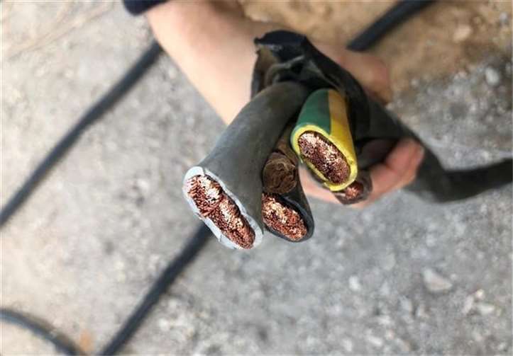 Unbekannte Täter haben rund 250 Meter Kupferkabel von einer Baustelle in Bendorf gestohlen. Fotos: Polizei