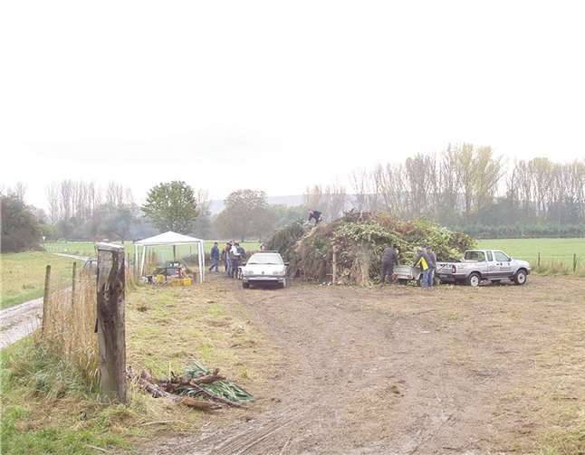 Unbelastetes Holz und Grünschnitt können am 9. November an der Feuerstelle am Badenacker angeliefert werden. privat