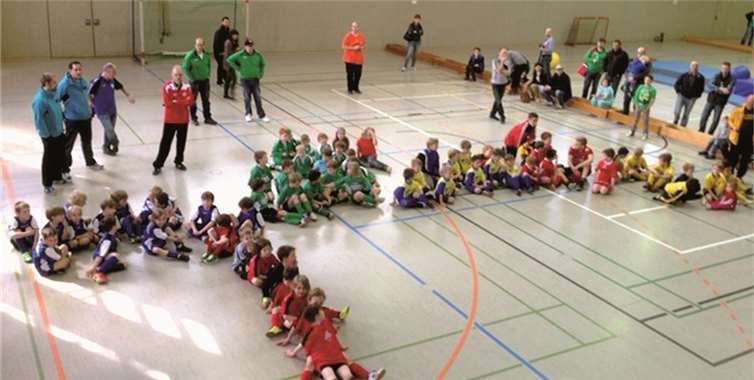 Und jetzt gibt es die Belohnung: Die Teilnehmer des Bambinitreffs in Burgbrohl. privat