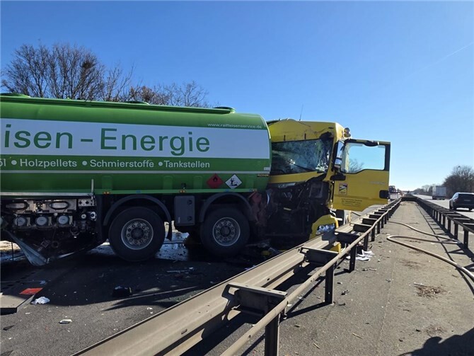 Unfall auf der A61: Drei Lkw kollidieren bei Swisttal