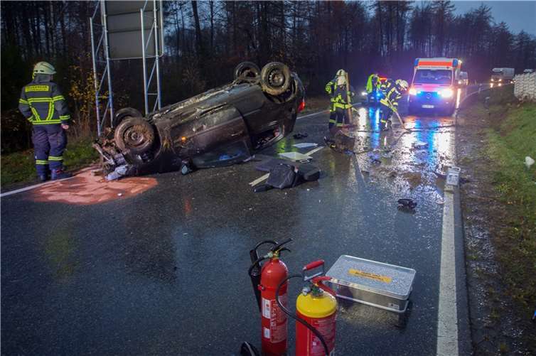 Unfall bei Daufenbach.  Foto: Feuerwehr VG Puderbach