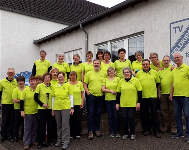 Ungefähr 25 Nordic Walker trafen sich um 9.30 Uhr an der Turnhalle bereit zum Abmarsch.privat