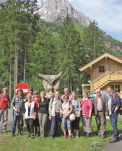 Unkeler Reisegruppe beim Bergwandern unterhalb des „Wilden Kaisers“Privat