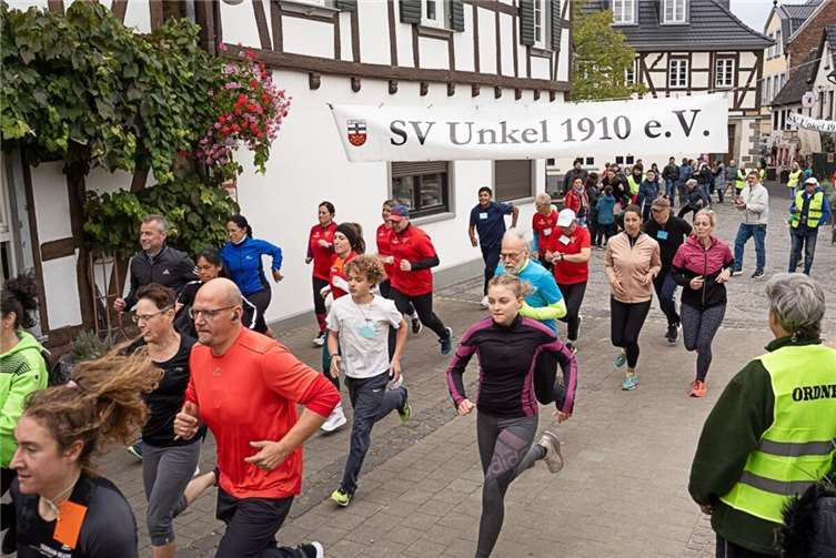 Unkeler Stadtlauf mit starker Beteiligung.Foto: Olaf Radcke