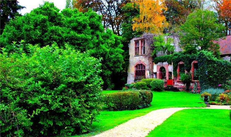 Unser Leser Dietmar Groß schickte uns dieses romantische Foto vom alten Herrenhaus, Gut Nettehammer, in Miesenheim.