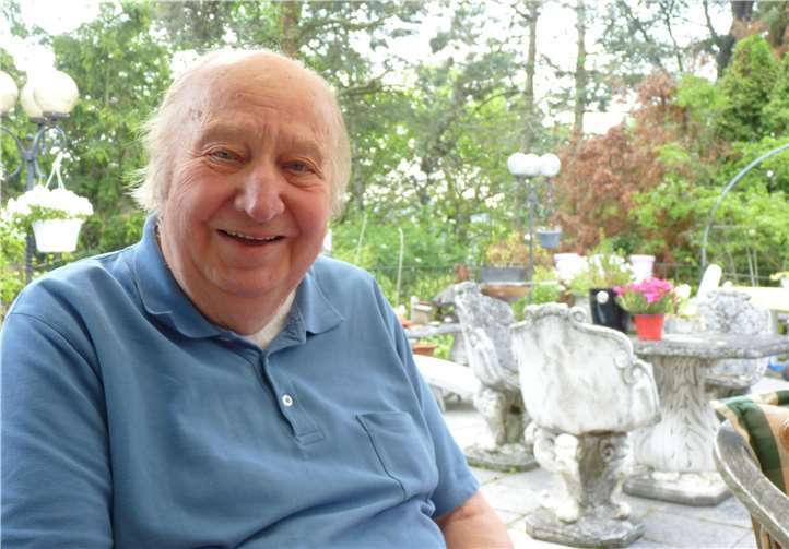 Unsere Redakteurin Barbara Voss besuchte Walter Ullrich in seinem Zuhause in Wachtberg.Foto: BV