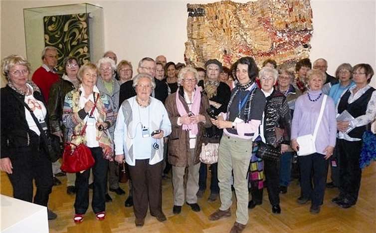 Unsere interessierten Clubmitglieder mit Museumsführerin. Privat