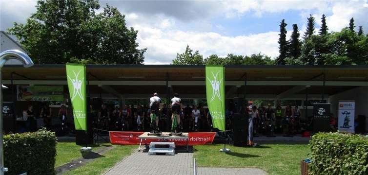 Unter Anleitung der „Presenter“ genannten Trainer geht auch darum, innerhalb der Gruppe einen Rhythmus einzuhalten. Stadtwerke Mayen GmbH