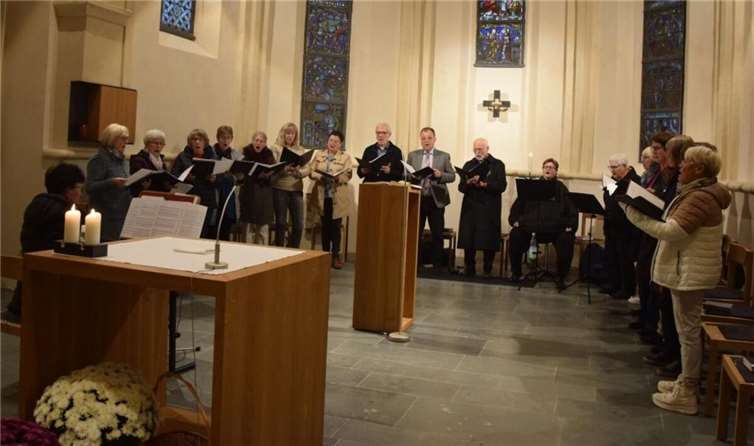 Unter Leitung von Elke Schäfgen gestaltete der Albert-Chor der Andernacher Pfarrei St. Marien am vergangenen Sonntag ein Abendlob in der Kirche St. Bartholomäus in Namedy. Foto: privat