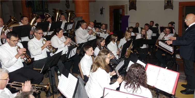 Unter anderem begeisterte der Musikverein Kail/Klotten im Zusammenspiel mit dem Musikverein Weiler beim Konzert.