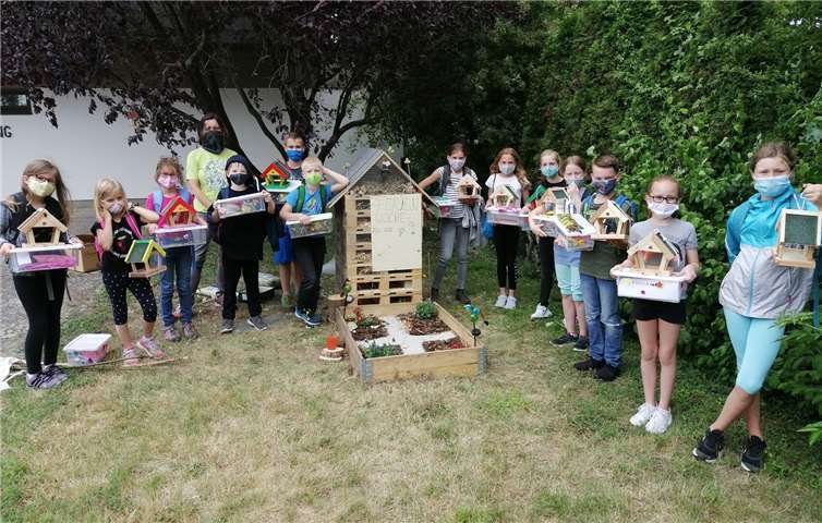 Unter anderem entstand ein großes Insektenhotel mit einem Blumenbeet.Foto: privat