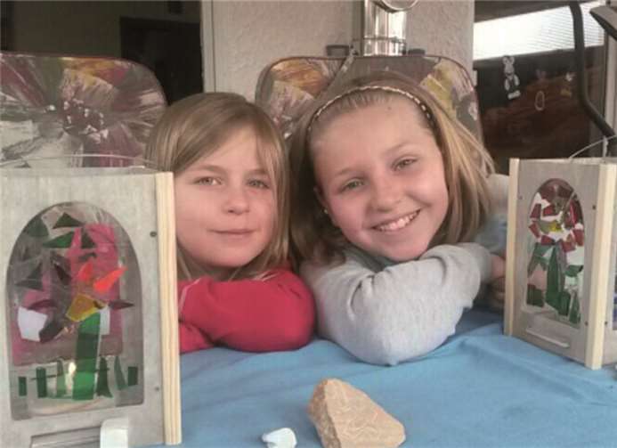 Unter anderem entstanden in der Frühlingswerkstatt fantasievolle Laternen. privat