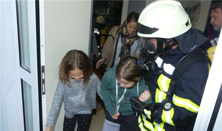 Unter anderem mussten aus einerTagesförderstätte zahlreiche Kinder evakuiert werden.