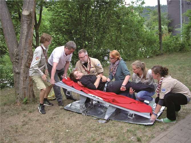 Unter anderem wurde der Transport von Verletzten trainiert. privat