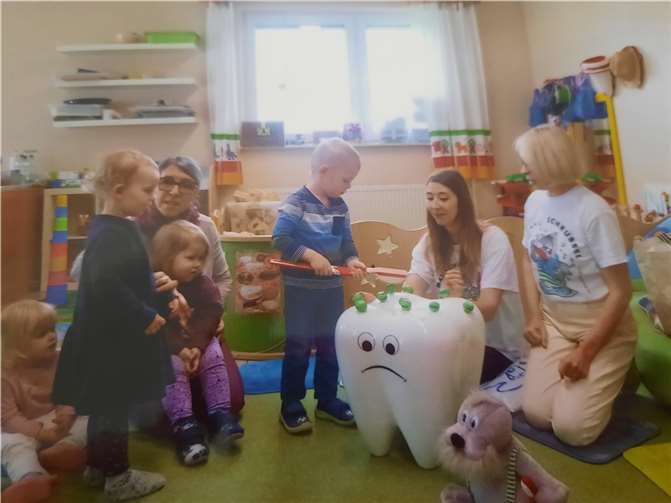 Unter anderem wurden die richtige Handhabung und der Umgang mit der Zahnbürste geübt. Foto: privat