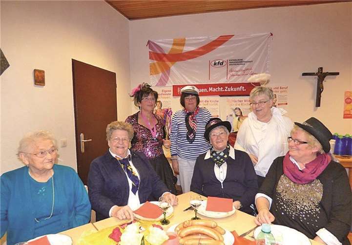 Unter dem Motto „Denn wenn et Trömmelche geht“ wurde im Pfarrheim gefeiert. privat