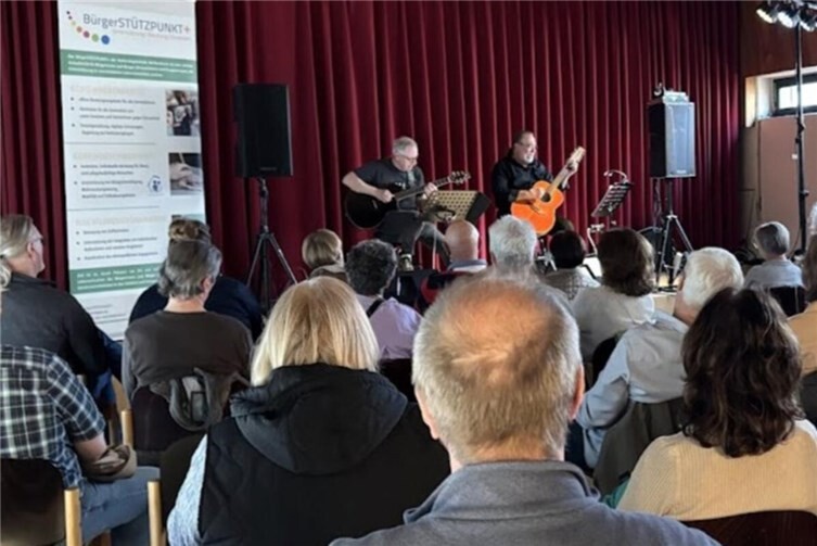 Unter dem Motto „Handgemacht und zeitlos“ präsentierte das Duo Musica Manu Facta – simply handmade Rock- und Popklassiker aus den 60er-, 70er- und 80er-Jahren.