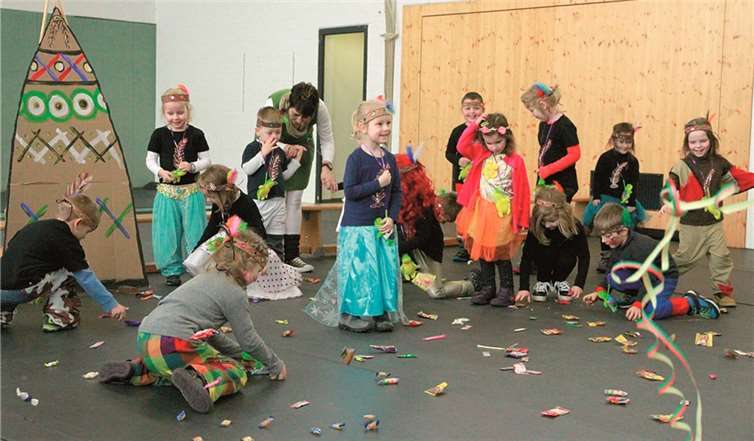 Unter dem Motto „Indianer“ boten die Kleinen ihren Zuschauern eine grandiose Show.privat