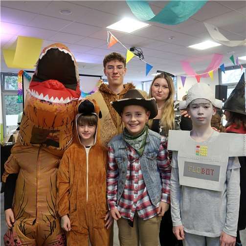 Unter dem Motto „Jeck am SGR“ feierten die Schülerinnen und Schüler gemeinsam eine bunte Karnevalsparty. Fotos: privat