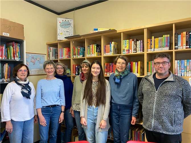Unter dem Motto „Lesen macht stark“ wurden Lesepatinnen und Lesepaten eingeladen, ehrenamtlich als Unterstützung für die pädagogische Arbeit an der Schule tätig zu werden.  Foto: IRSP