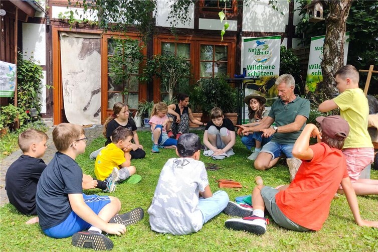 Unter dem Motto „Mit Manni (dem Mamut) durch die Erdgeschichte“ können Kinder von 9-13 Jahren einen spannenden Tag in Waldbrunn-Hausen im Westerwald erleben.