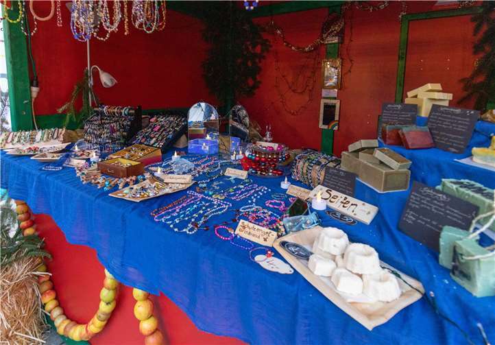 Unter dem Schmuck und den Seifen gab es manches Unikat.