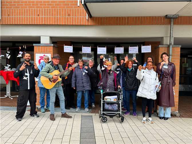 Unter dem Titel „Frieden beginnt bei mir“, der im Rahmen der diesjährigen Kampagne des Deutschen Caritasverbandes gewählt wurde, beleuchteten der Caritasverband Rhein-Sieg e.V. und der Katholische Verein für soziale Dienste (SKM) in Meckenheim das Thema Frieden während der interkulturellen Woche auf verschiedene Weise. Foto: privat