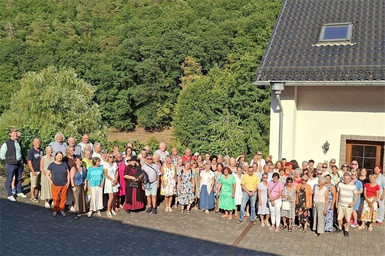 Unter den Feiernden fanden sich auch so viele neue Ehrenamtler wie nie, die der Verein ausgebildet hat