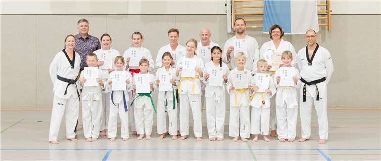 Unter den Prüflingen befanden sich sowohl 8- als auch 53- Jährige. Foto: Simone Kellner