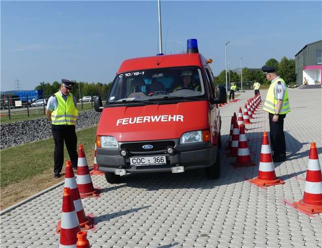 Unter den strengen Augen der Wertungsrichter mussten die Teilnehmer einen anspruchsvollen Einsatzparcours bewältigen.