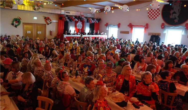 Unter den wachen Augen des Elferrates feierten die Frauenin Mendig den Tag vom Morgen bis in die Nacht. Fotos: SOT