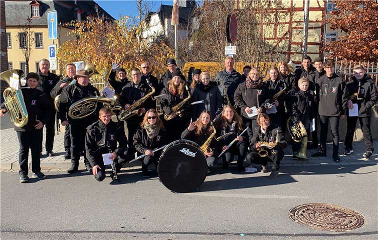 Unter der Leitung seines Dirigenten Harrie Boers möchte das Stadtorchester die Zuhörer mit einem abwechslungsreichen Programm begeistern.Foto: Stadtorchester Adenau