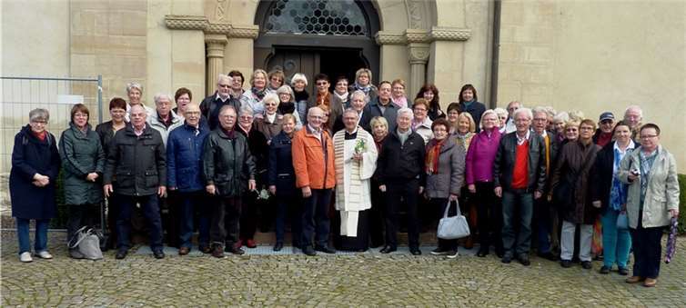 Unter der Leitung von Chordirektorin Barbara Nöst-Butz gastierte der Frauenchor Singiora im Andernacher Liederkranz in Ravengiersburg nahe Simmern. privat