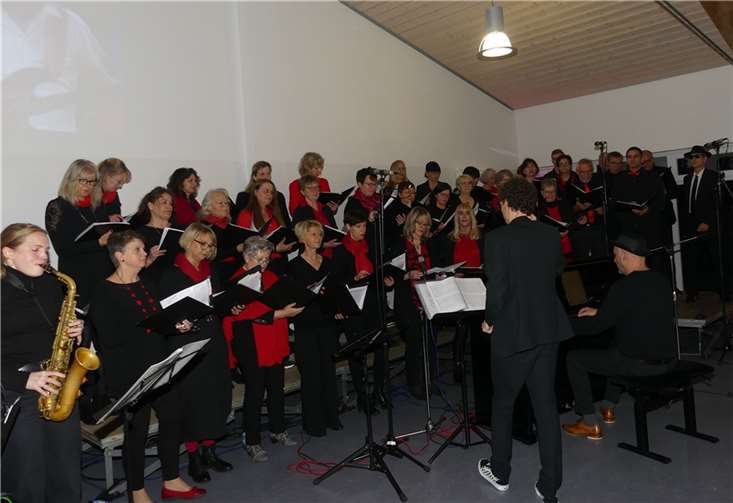 „Sounds of Cinema“ Unter der Leitung von Daniel Brengmann präsentierte der gemischte Chor TonArt Hambuch mit „Sounds of Cinema“ ein tolles Konzert.Foto: TE