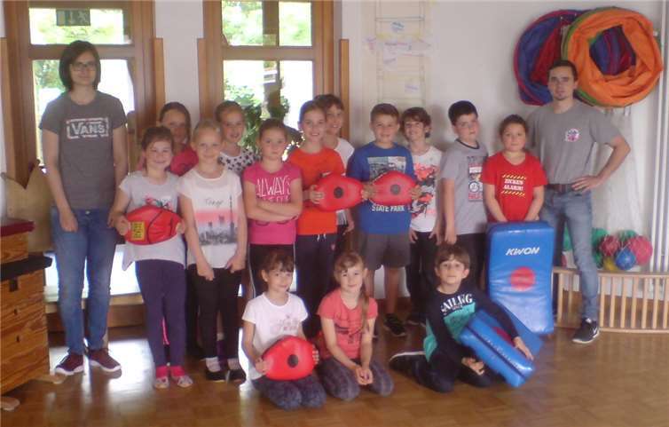 Unter der fachkundigen Anleitung von Marco Wohlgemuth lernten die Kinder, sich in schwierigen Situationen zu behaupten. privat