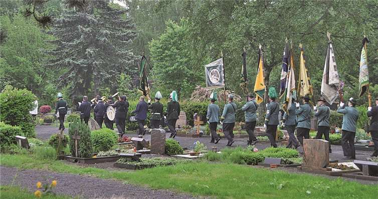 Unter großer Anteilnahme wurde von Georg Strang Abschied genommen.AB