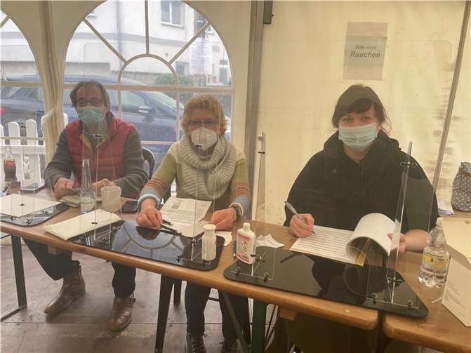 Unter strengen Corona-Vorschriften konnten die Wähler ihr Kreuzchen machen.  Foto: ROB