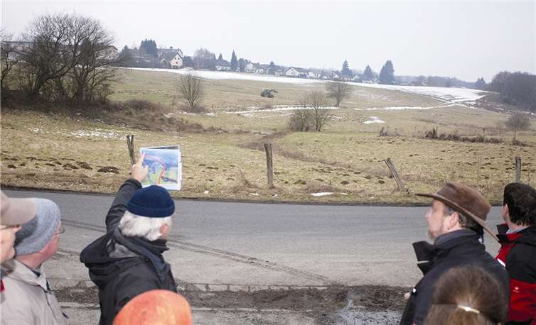 Unterhalb des Ortsrandes soll die neue Umgehungsstraße entlang führen.