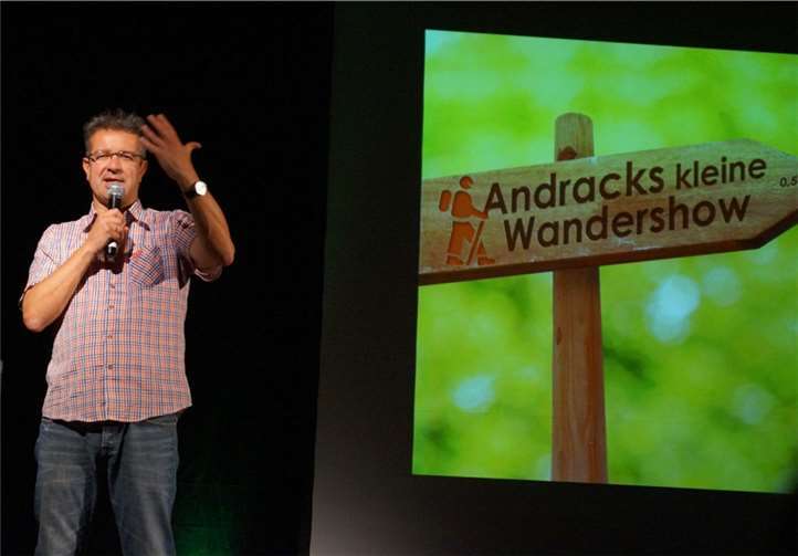 Unterhaltsame anderthalb Stunden parlierte Manuel Andrack über seine Touren und das Wandern an sich.