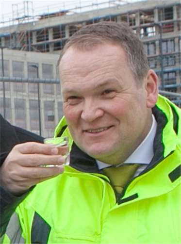 Unternehmenssprecher Sven Jacobsen verabschiedet sich nach vier Jahren bei Haribo.